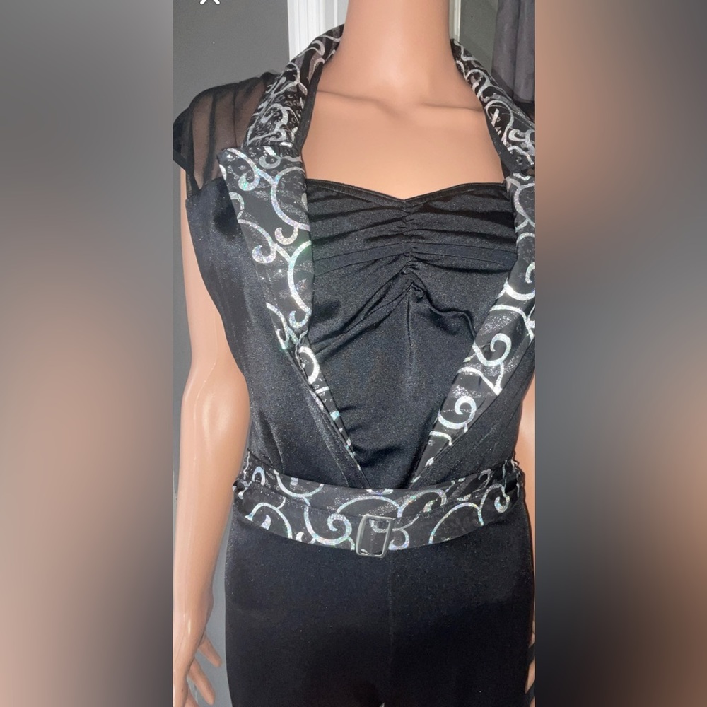 KELLE WOMANS ONE PEICE JUMPSUIT BLACK AND WHITE SIZE MEDIUM